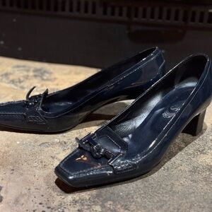 Authentic TOD'S Italy - Navy Patent Leather Bow Women's Pumps Size EU 39 8.5 8
